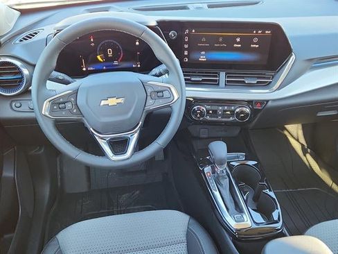 New 2026 Chevrolet Trax LT w/ Driver Confidence Package FWD image 10