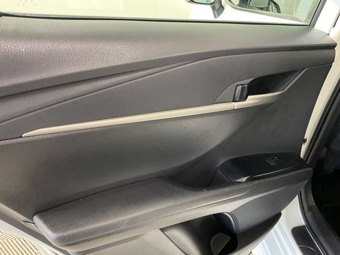 Used 2025 Toyota Camry SE FWD image 18