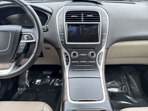 Used 2019 Lincoln Nautilus Select w/ Cargo Utility Package FWD image 15