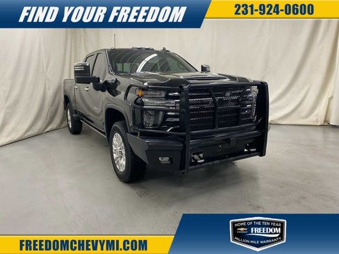 Used 2021 Chevrolet Silverado 2500 High Country image 1