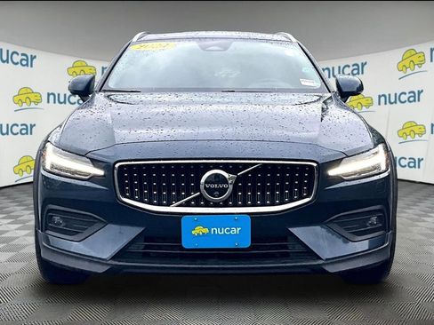 Used 2024 Volvo V60 B5 Cross Country Plus AWD/4WD image 2