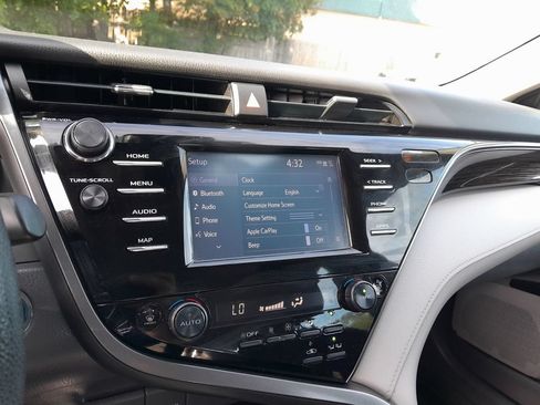 Used 2019 Toyota Camry LE FWD image 25