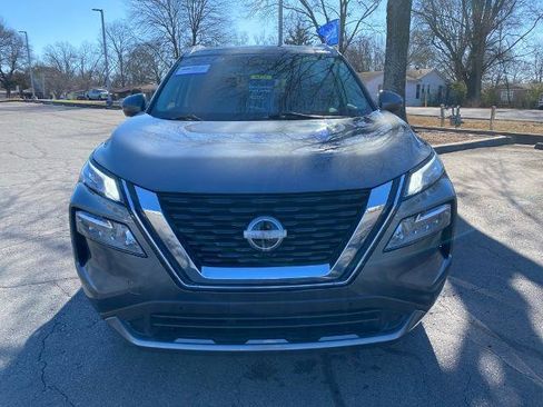 Used 2023 Nissan Rogue SL w/ SL Premium Package image 2