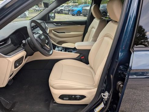 New 2026 Jeep Grand Cherokee Limited AWD/4WD image 9