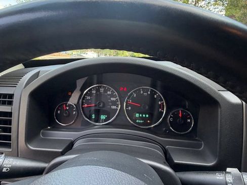 Used 2012 Jeep Liberty Sport AWD/4WD image 14