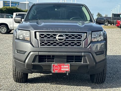 Used 2024 Nissan Frontier SV image 11