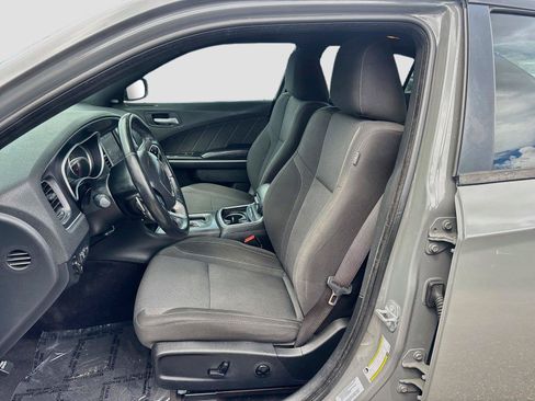 Used 2017 Dodge Charger R/T RWD image 19