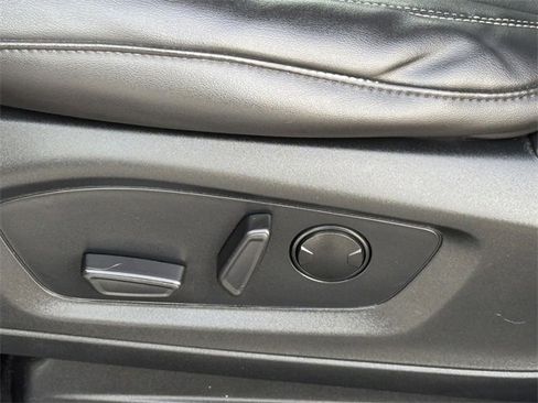 Certified 2023 Ford Explorer XLT w/ Equipment Group 202A image 7