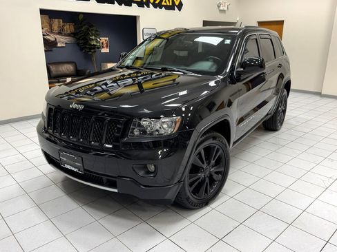 Used 2013 Jeep Grand Cherokee Altitude image 1