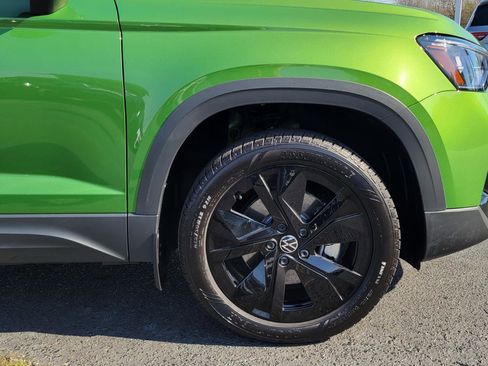 Certified 2025 Volkswagen Taos SE w/ Taos Adventure Package (SXB) FWD image 13