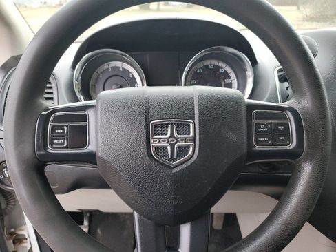 Used 2019 Dodge Grand Caravan SE image 14