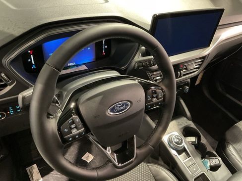 New 2026 Ford Escape SE image 11