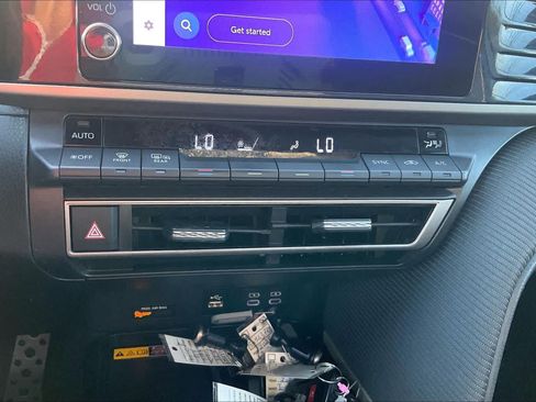 Used 2025 Toyota Camry SE FWD image 29