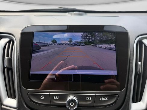 Used 2025 Chevrolet Malibu LT FWD image 39