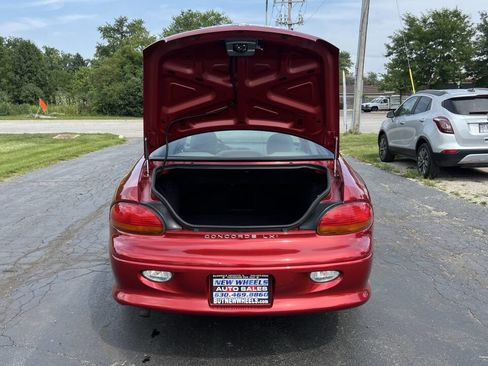 Used 2004 Chrysler Concorde LXi image 33