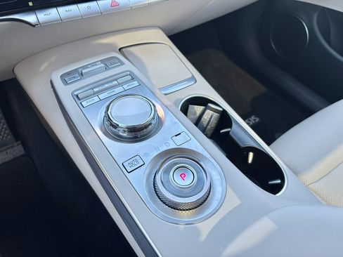 Used 2023 Genesis GV70 2.5T w/ Advanced Package AWD/4WD image 26