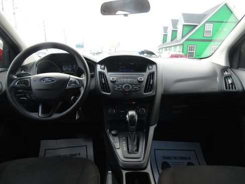 Used 2018 Ford Focus SE FWD image 13