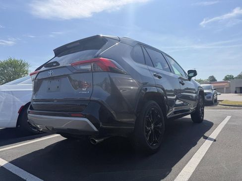 Used 2023 Toyota RAV4 SE w/ SE Grade Weather Package AWD/4WD image 19