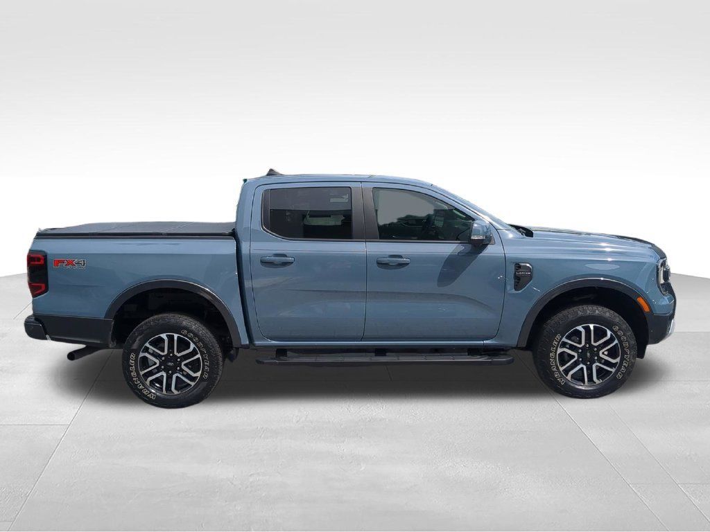 Used 2024 Ford Ranger Lariat w/ FX4 Off-Road Package AWD/4WD image 2
