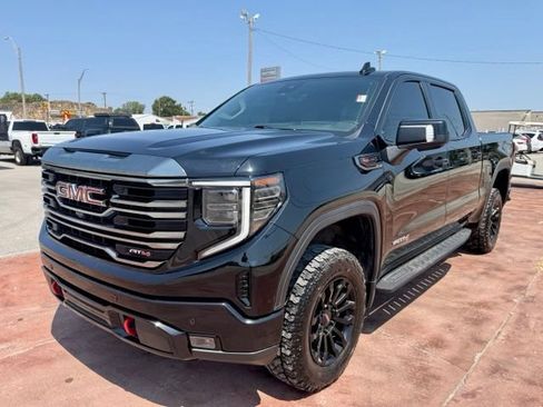 Used 2022 GMC Sierra 1500 AT4 w/ AT4 Premium Package AWD/4WD image 1