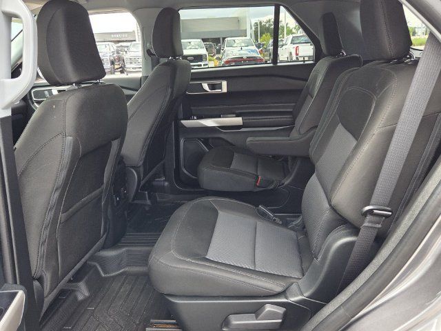 Certified 2024 Ford Explorer XLT RWD image 13