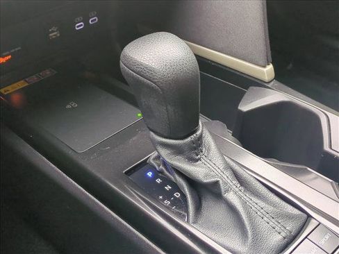 Used 2025 Toyota Camry LE image 12