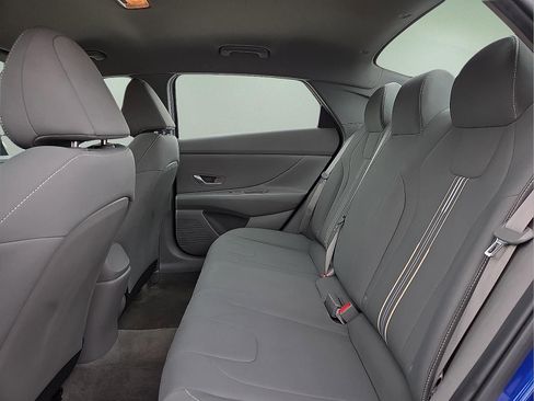 Used 2023 Hyundai Elantra SEL image 10