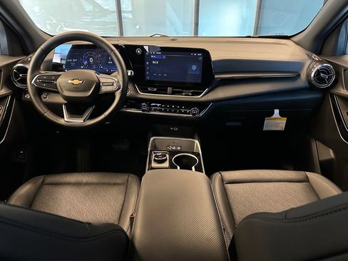 Used 2026 Chevrolet Equinox LT w/ Convenience Package II AWD/4WD image 9