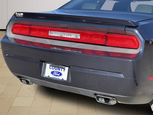 Used 2011 Dodge Challenger R/T w/ Sound Group II image 38