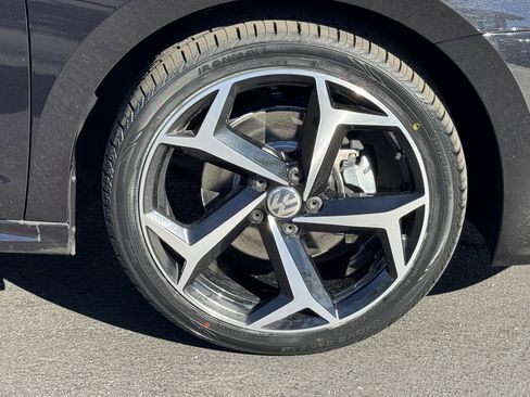 Used 2022 Volkswagen Passat 2.0T R-Line image 12