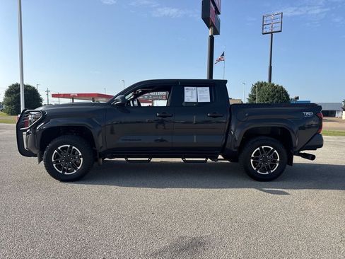 Used 2024 Toyota Tacoma TRD Sport AWD/4WD image 3