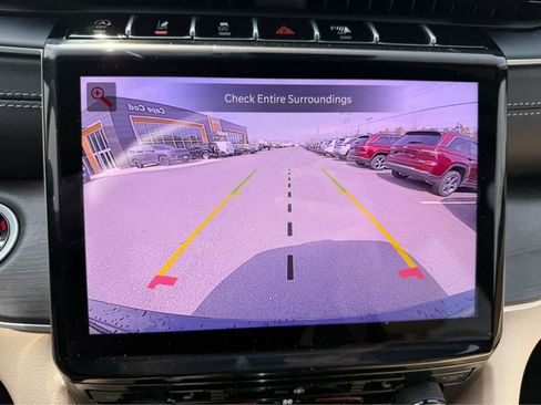 Used 2025 Jeep Grand Cherokee Limited AWD/4WD image 18
