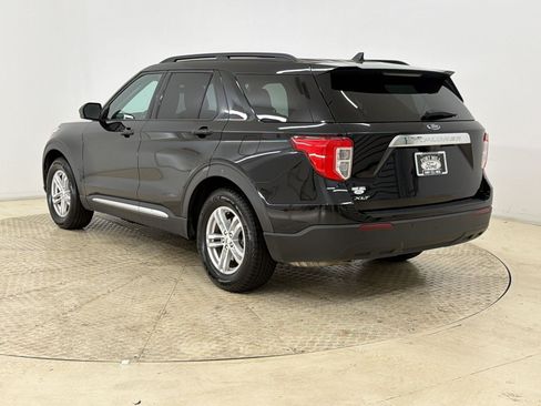 Used 2021 Ford Explorer XLT RWD image 3