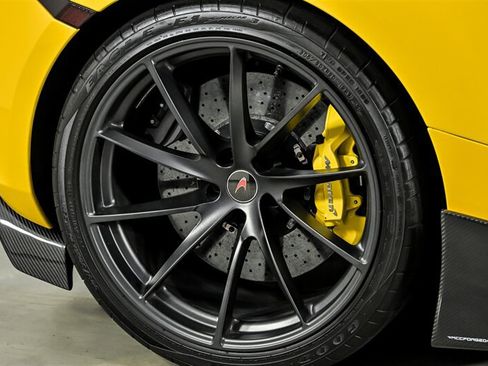 Used 2018 McLaren 720S Performance RWD image 17