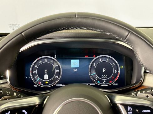 Used 2025 Jaguar F-PACE R-Dynamic S image 10