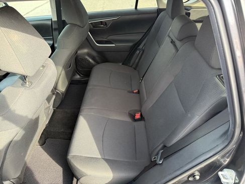 Used 2020 Toyota RAV4 LE image 12