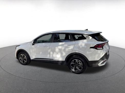 Used 2025 Kia Sportage LX image 10