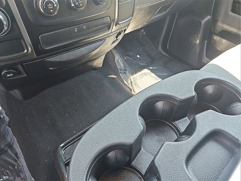 Used 2022 RAM 1500 Classic SLT image 25