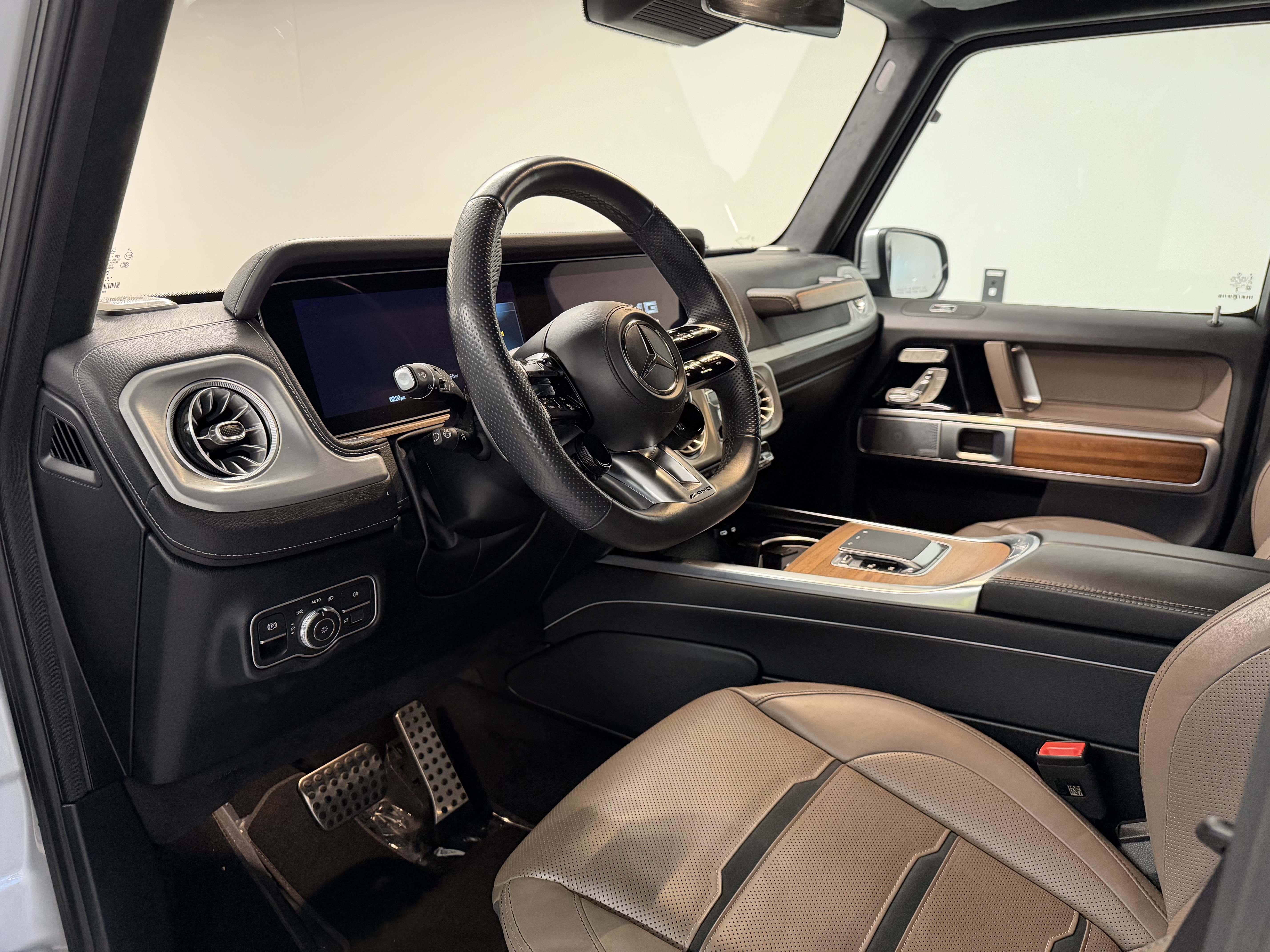 Used 2025 Mercedes-Benz G 63 AMG 4MATIC image 39