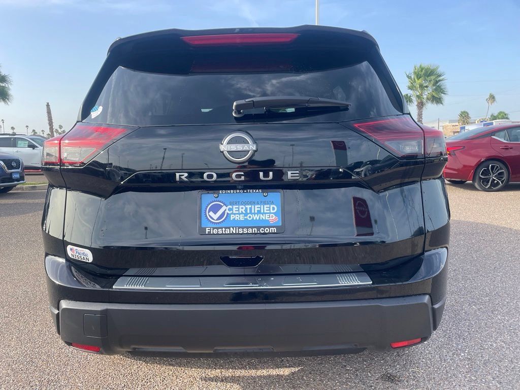 Certified 2026 Nissan Rogue SV FWD image 6