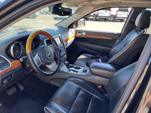 Used 2012 Jeep Grand Cherokee Overland image 2