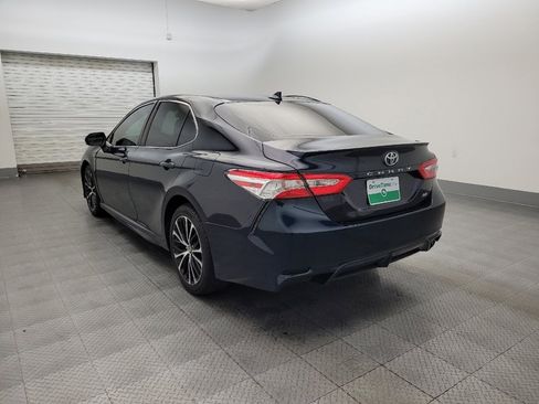 Used 2020 Toyota Camry SE image 5