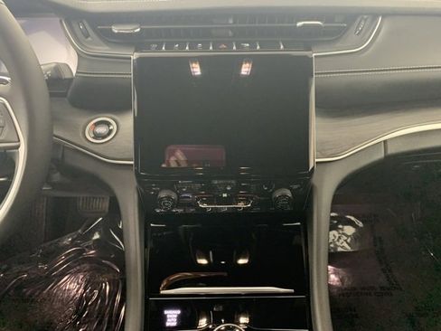 New 2025 Jeep Grand Cherokee L Limited image 13