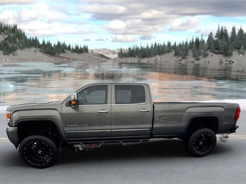 Used 2018 GMC Sierra 3500 Denali w/ Duramax Plus Package image 6