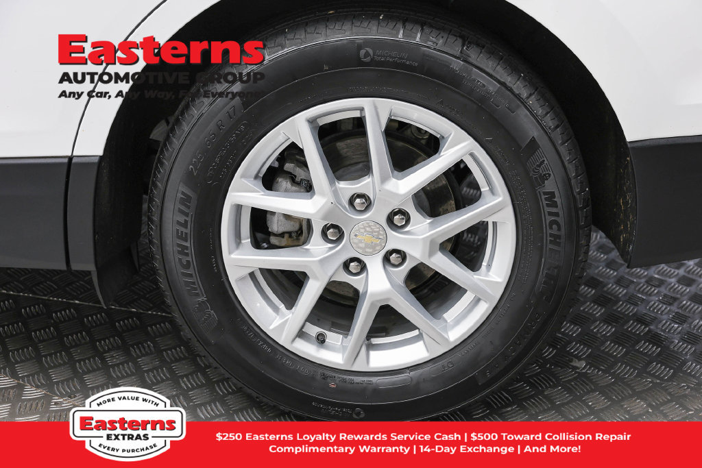 Used 2023 Chevrolet Equinox LS w/ Driver Confidence II Package FWD image 9