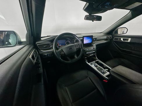 Used 2020 Ford Explorer XLT w/ Equipment Group 202A image 18