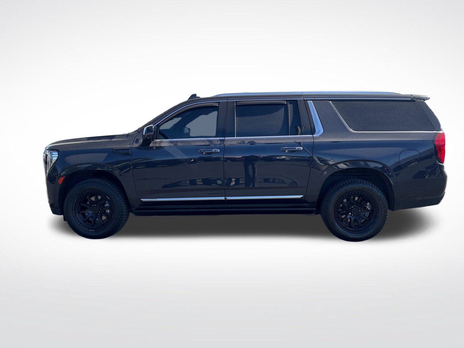 Used 2023 GMC Yukon XL Denali w/ Denali Reserve Package AWD/4WD image 7