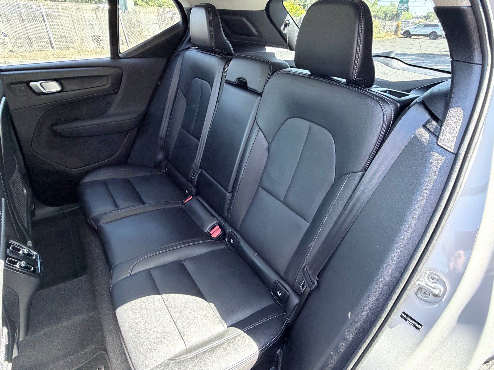 Used 2025 Volvo XC40 B5 Plus AWD/4WD image 8
