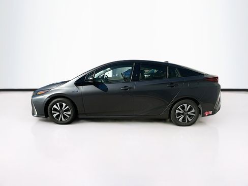 Used 2017 Toyota Prius Prime Premium image 4
