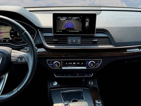 Used 2019 Audi Q5 2.0T Premium Plus w/ Premium Plus Package AWD/4WD image 9